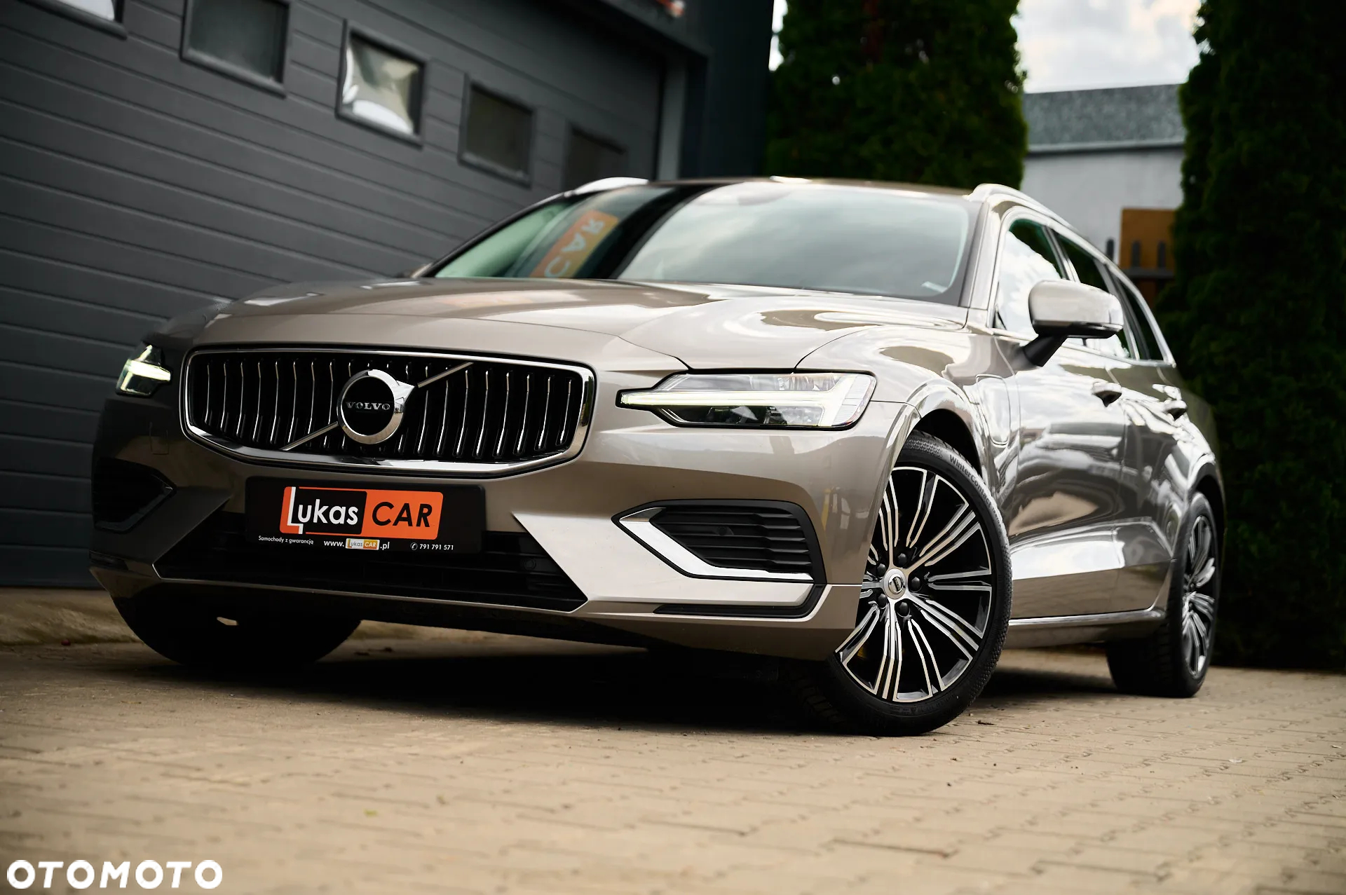 Volvo V60 T6 AWD Plug-In Hybrid Inscription Expression - 38