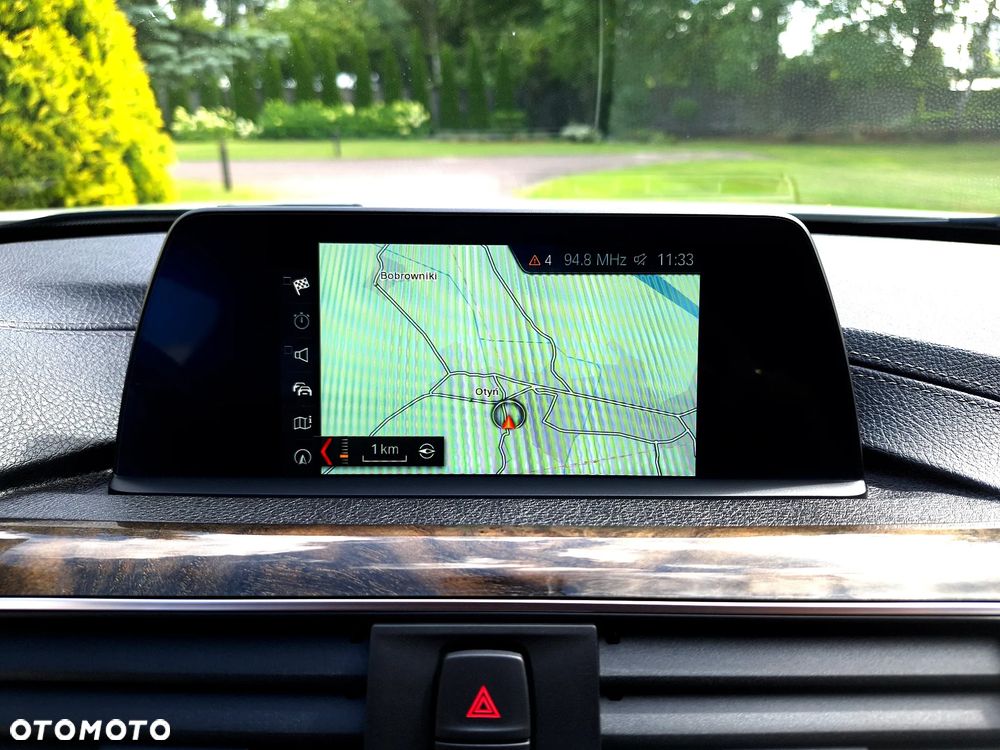 BMW Seria 3 320i Luxury Line - 27