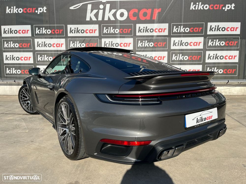 Porsche 911 (992) Turbo - 8