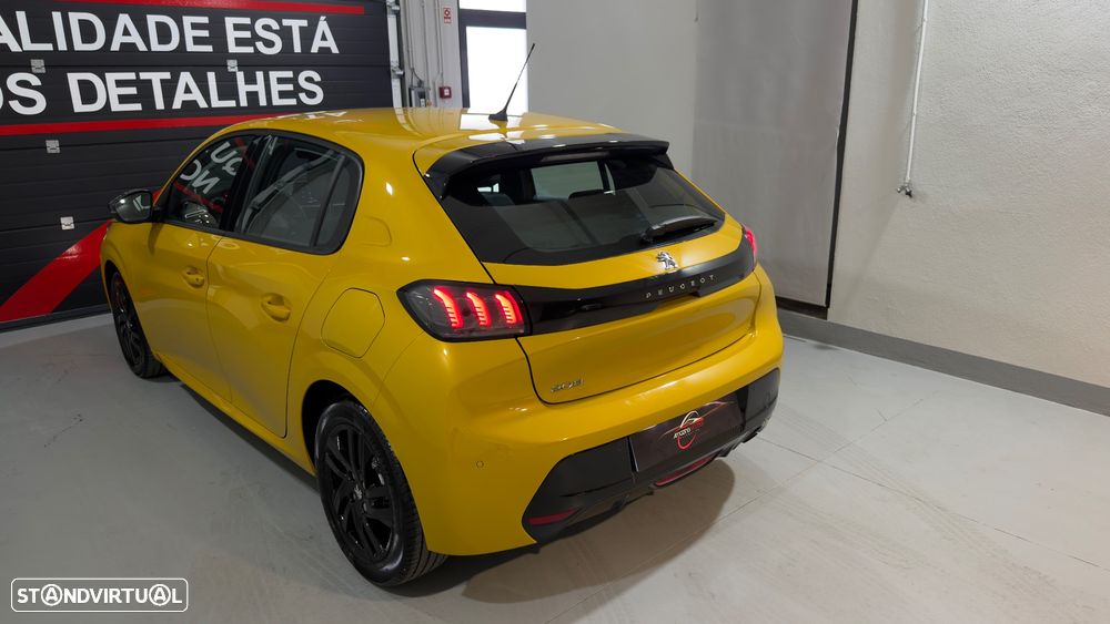 Peugeot 208 PureTech 100 Allure - 11