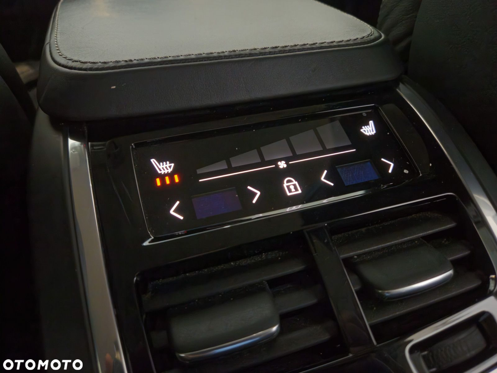 Volvo XC 90 - 30