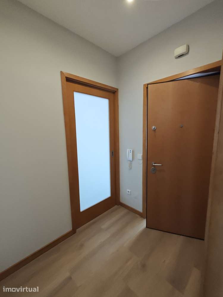 Apartamento T2 renovado em Santa Marinha, Gaia - Grande imagem: 5/23
