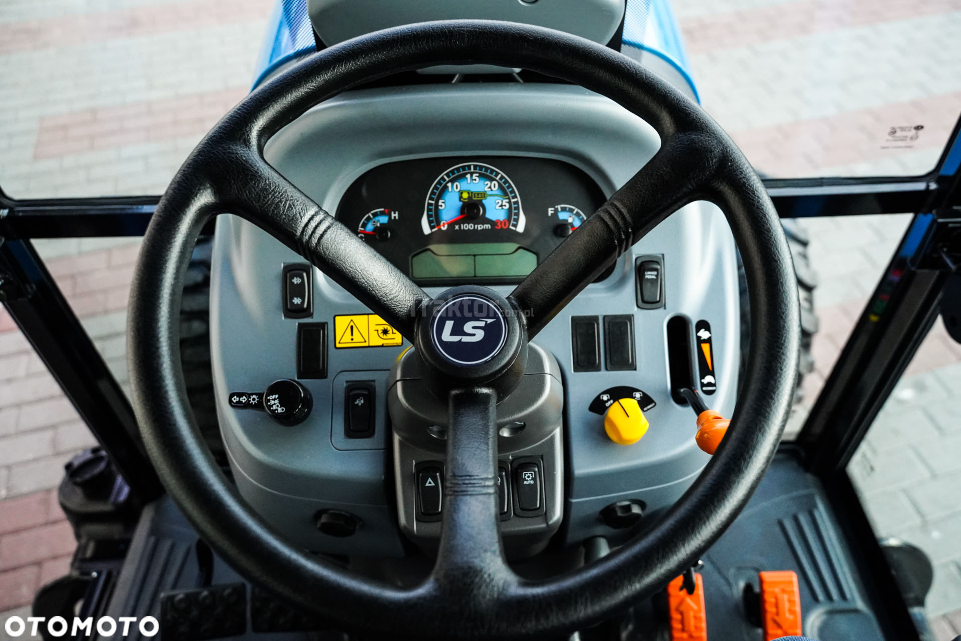 LS Traktor LS MT3.40 HST, CAB 4 x 4 - 40 KM - 10