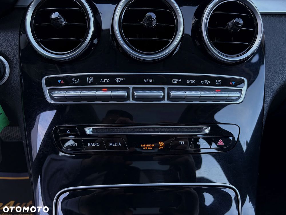Mercedes-Benz Klasa C 200 7G-TRONIC - 31
