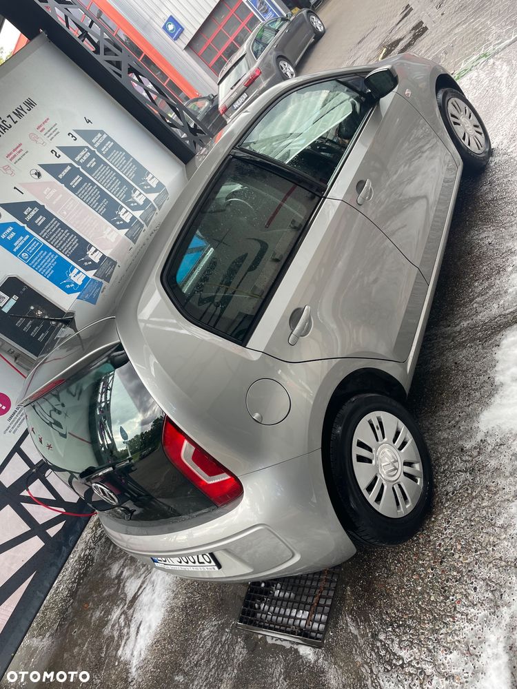 Volkswagen up! 1.0 street - 14