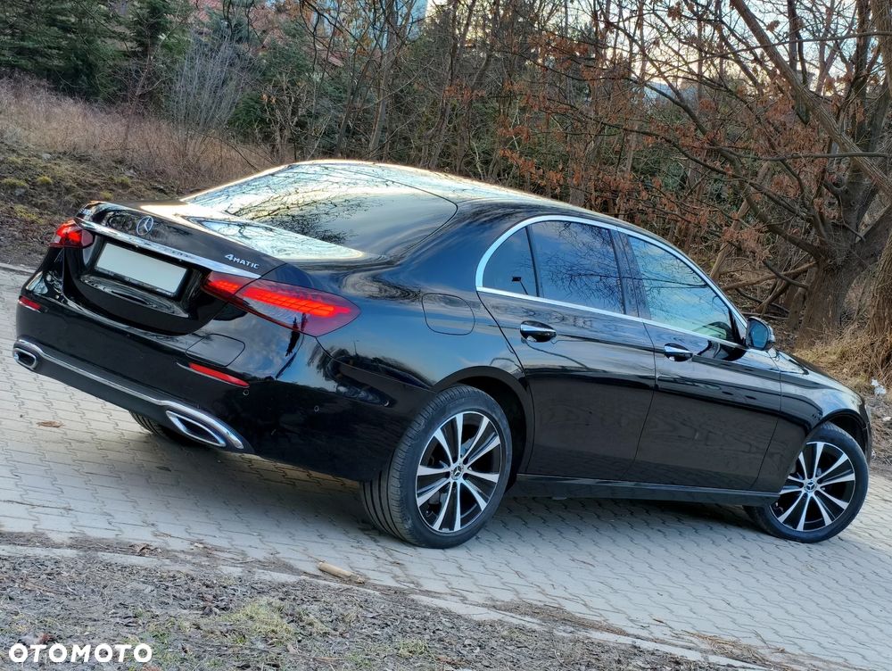 Mercedes-Benz Klasa E 300 4Matic 9G-TRONIC - 29