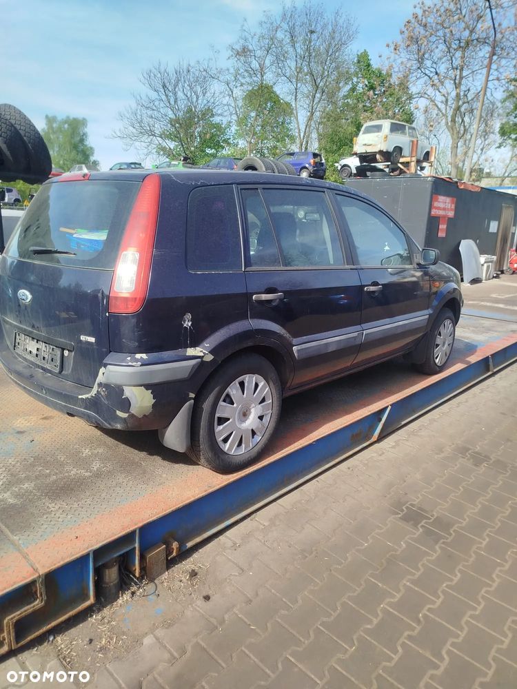 Ford Fusion na części. - 8