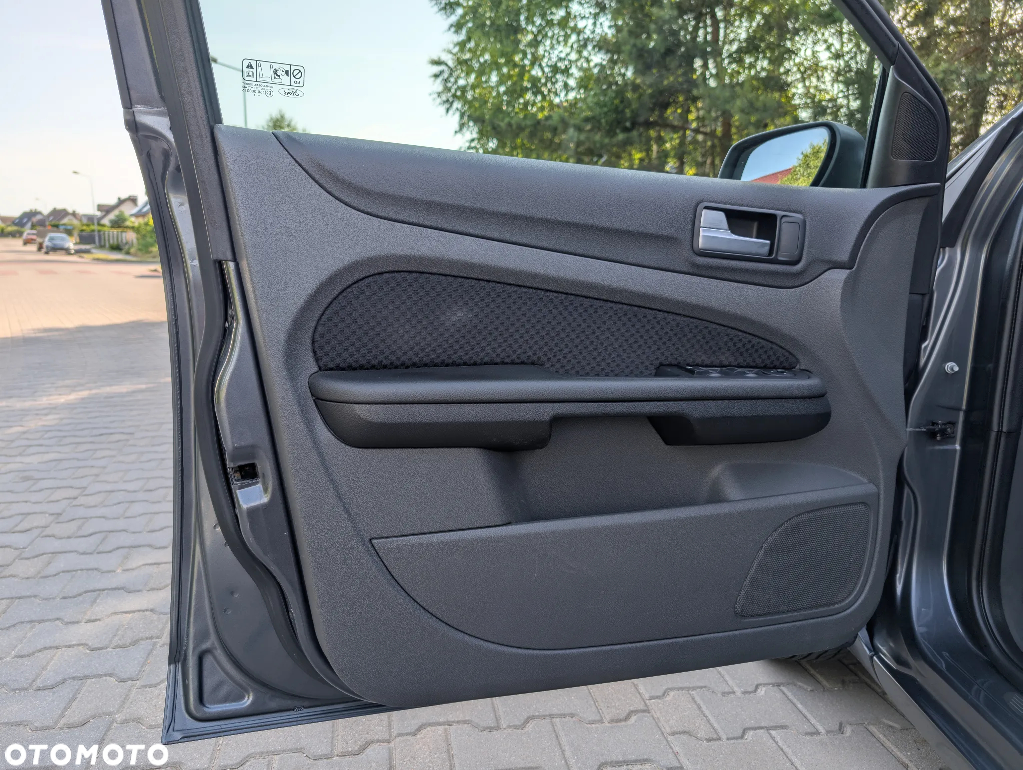 Ford Focus 1.6 16V Ghia - 23