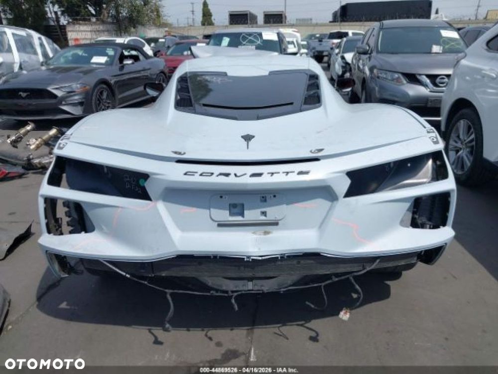 Chevrolet Corvette - 8