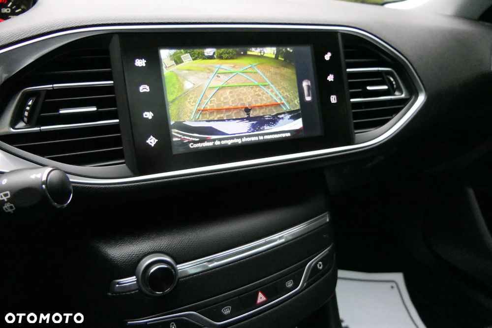Peugeot 308 BlueHDi 150 EAT6 Stop & Start Business-Line - 26