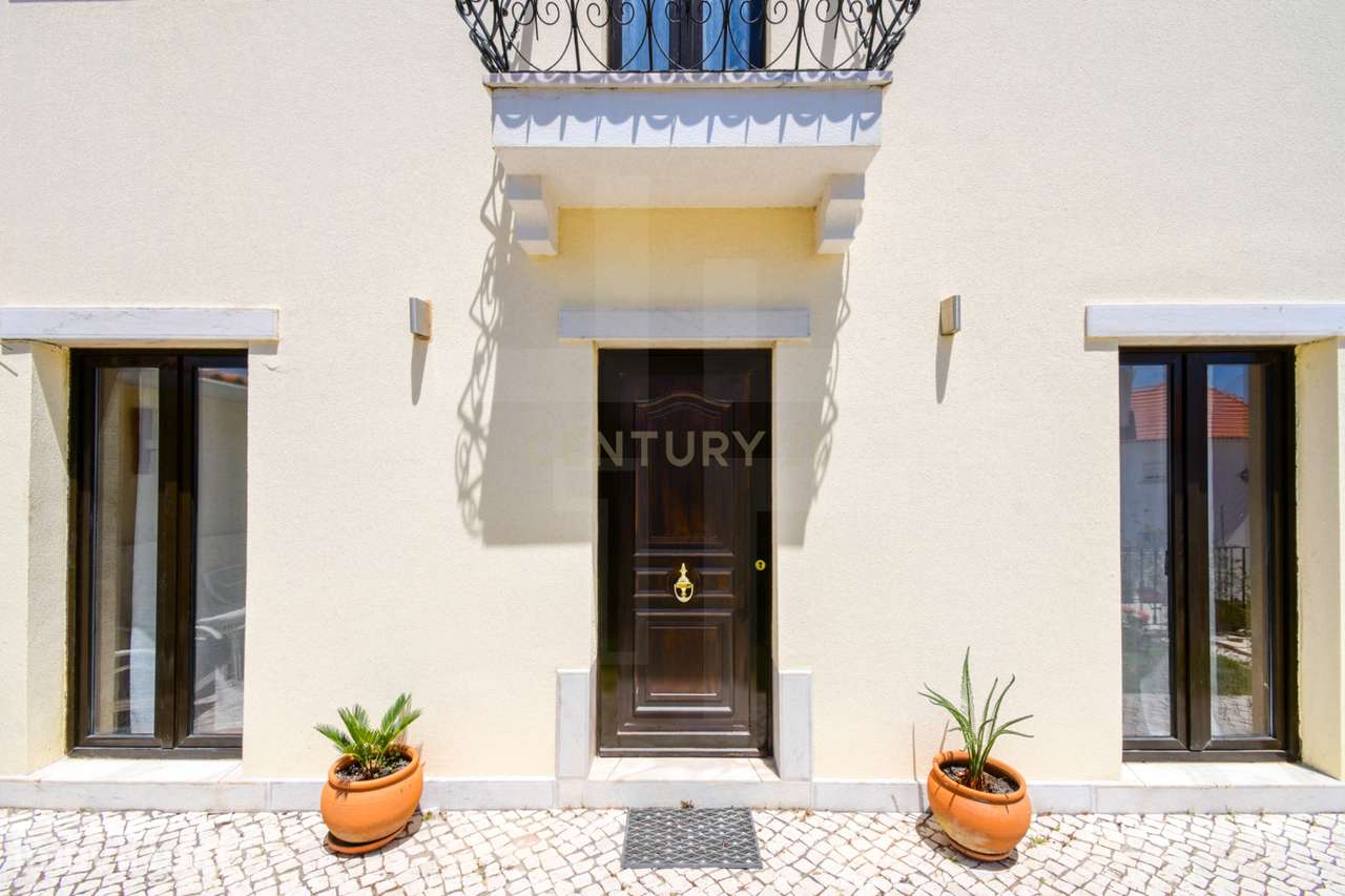 Moradia T2 com Jardim e Alpendre Exclusivos | São Pedro do Estoril - Grande imagem: 3/46