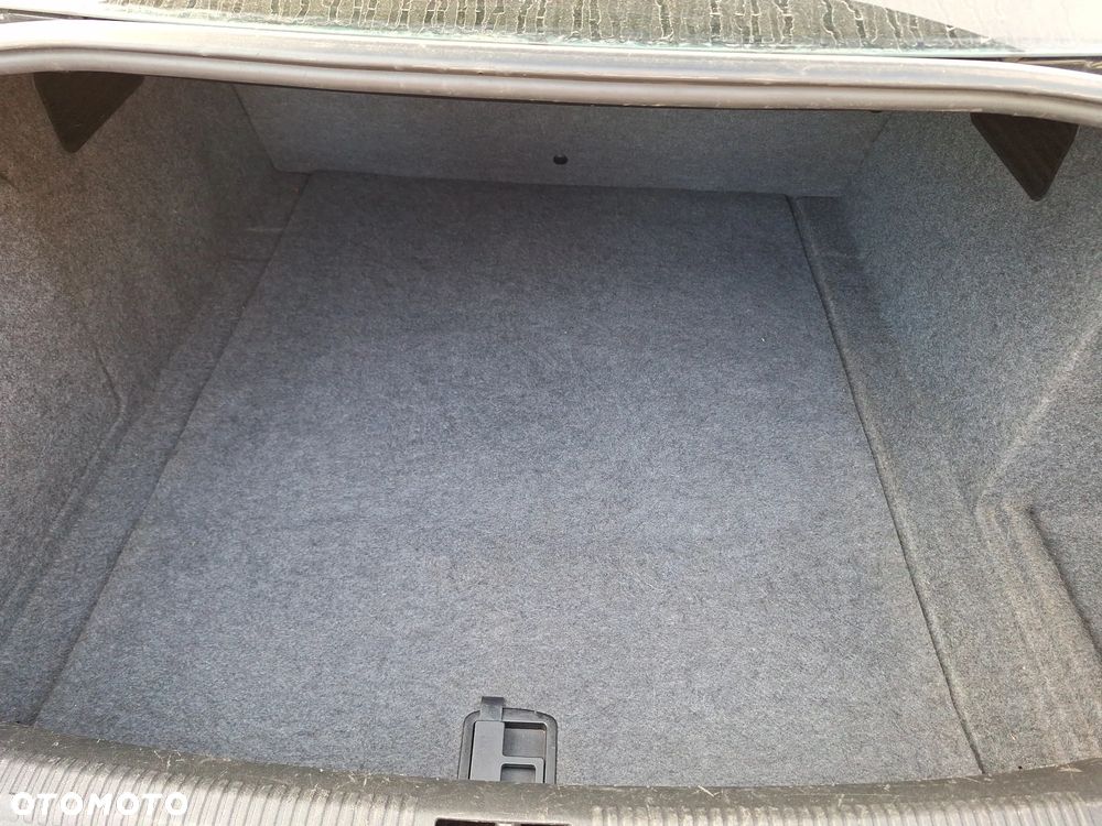 Audi A4 Limousine - 14