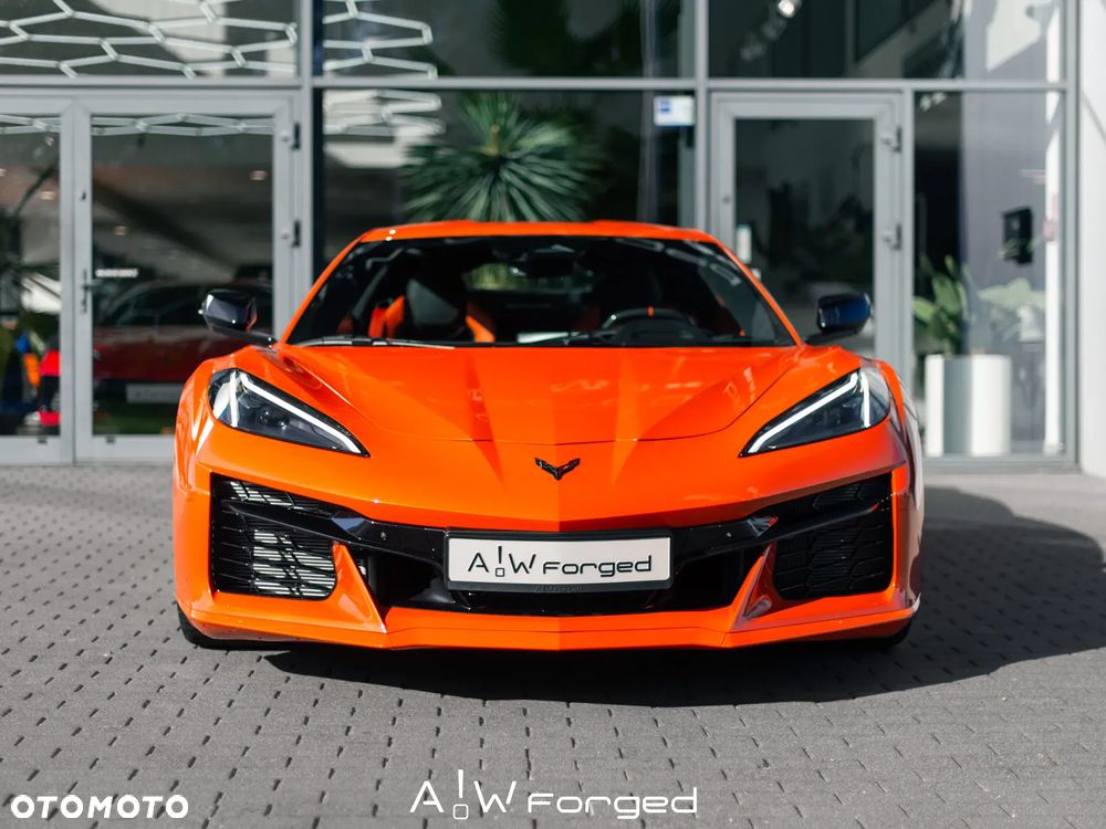 Chevrolet Corvette - 4