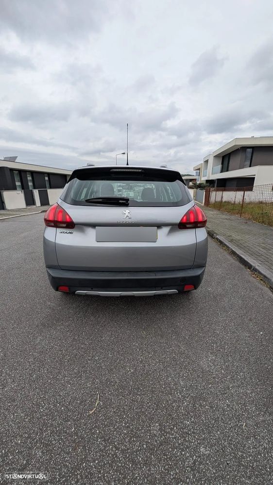 Peugeot 2008 1.2 PureTech Style - 4