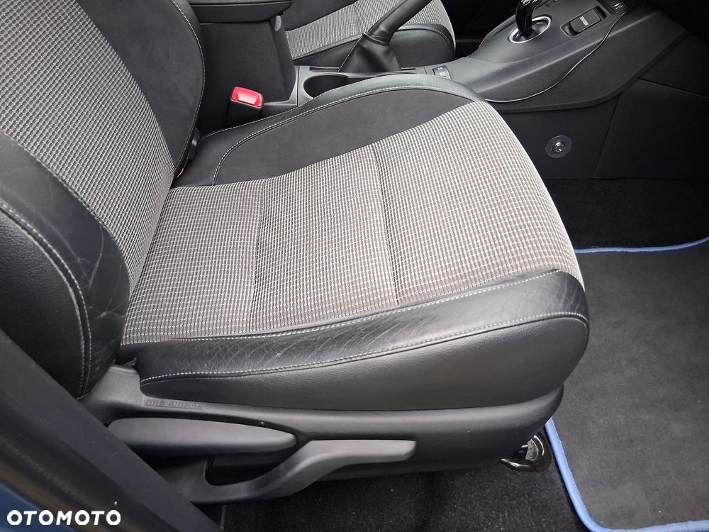 Toyota Auris 1.8 HSD Prestige NAVI - 27