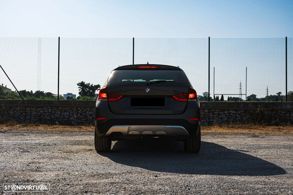 BMW X1 18 d sDrive Auto Line Sport - 7