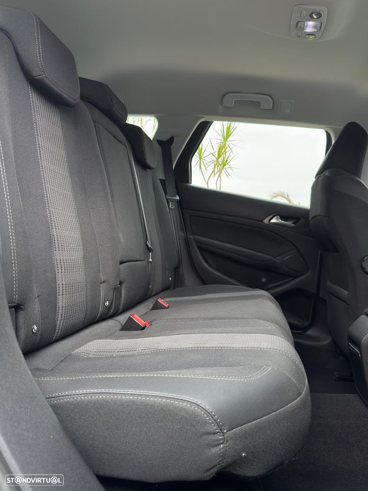 Peugeot 308 SW 1.2 PureTech Allure J17 - 7