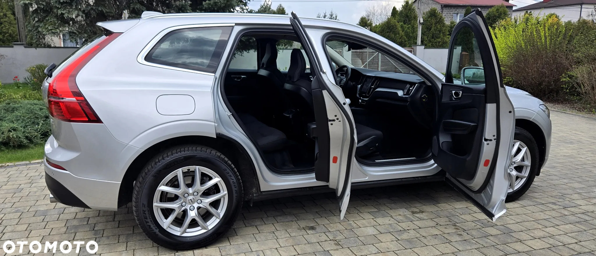 Volvo XC 60 B4 D Plus Dark - 8