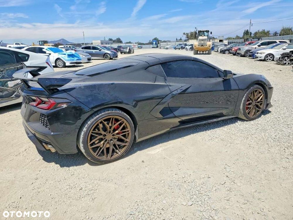 Chevrolet Corvette - 5
