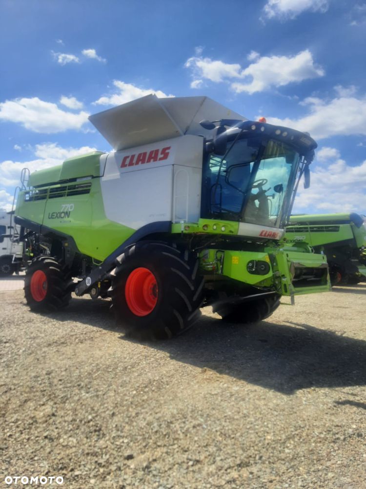 Claas Lexion 770 z hederem - 2