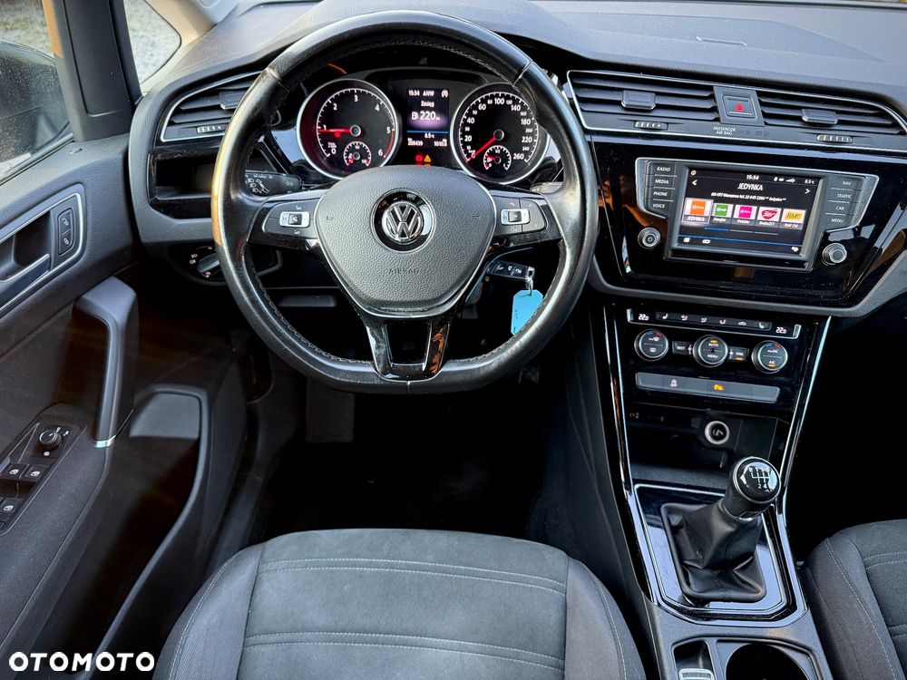 Volkswagen Touran 2.0 TDI BMT Highline - 5