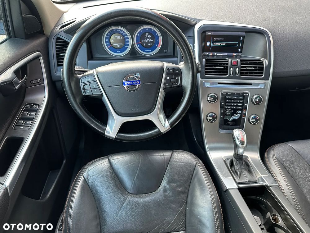 Volvo XC 60 T6 AWD Edition Pro - 21