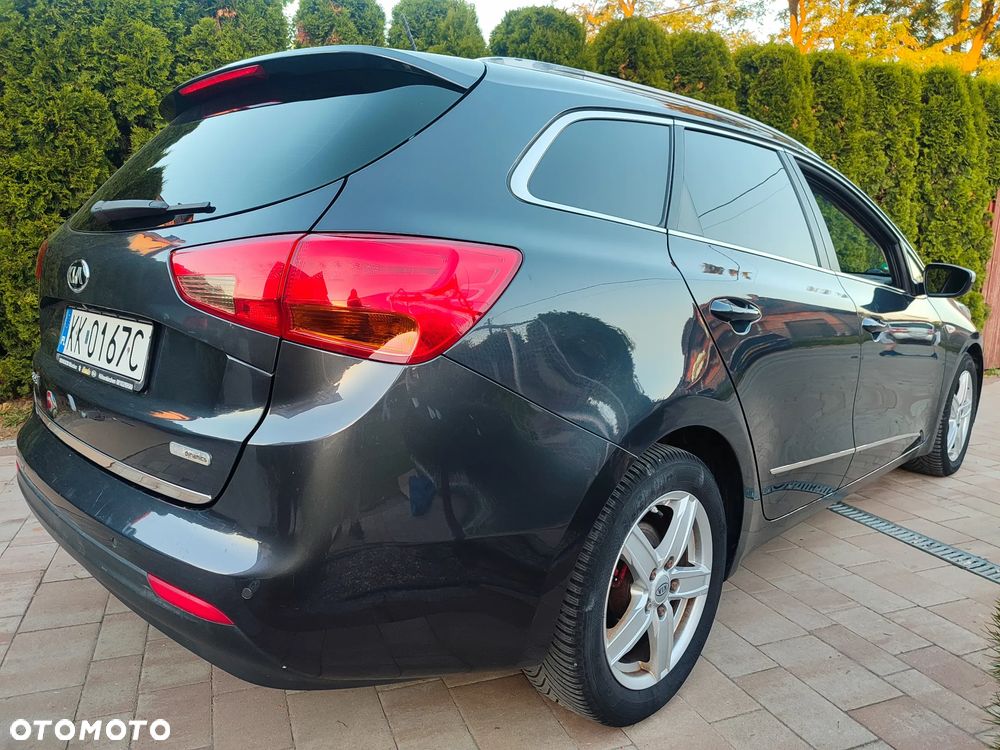 Kia Ceed - 11