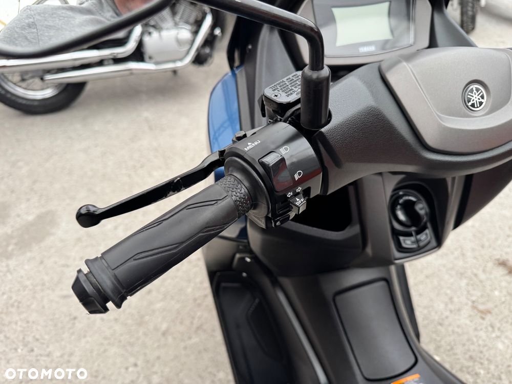 Yamaha NMAX - 12