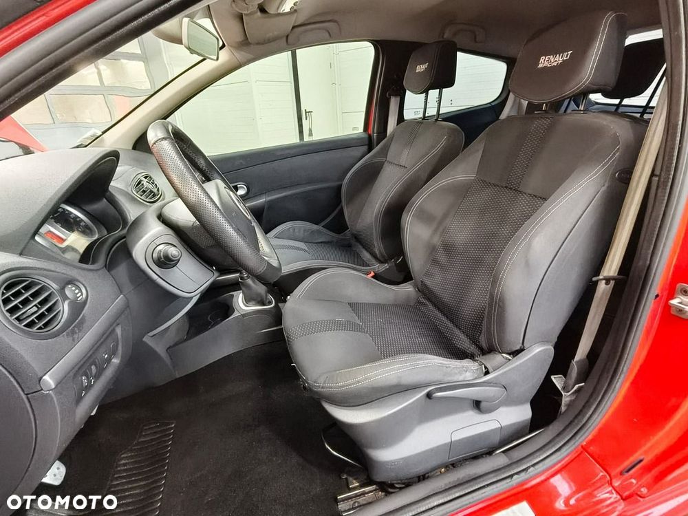 Renault Clio - 11