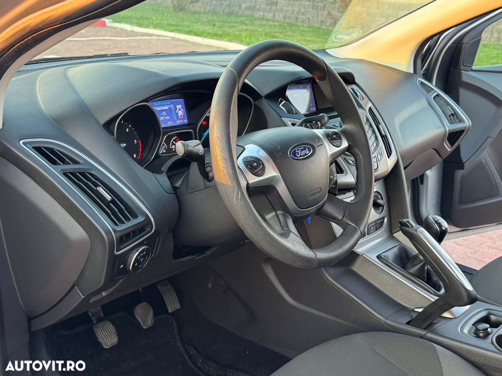Ford Focus - 12