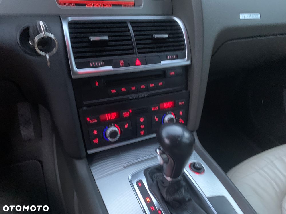 Audi Q7 3.0 TDI Quattro Tiptronic - 32