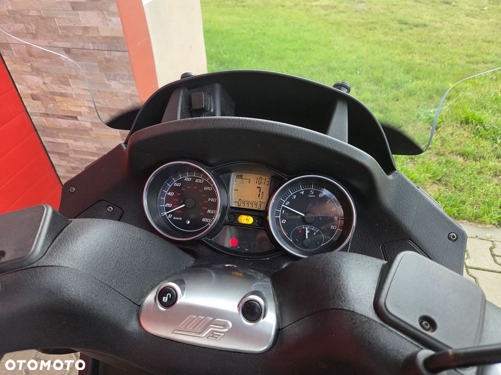 Piaggio MP-3 - 15