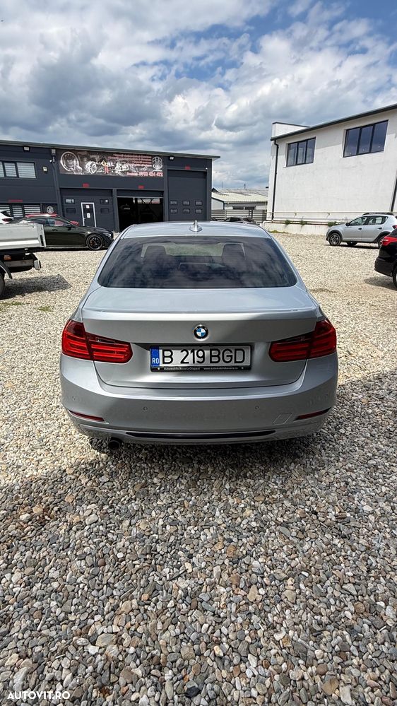 BMW Seria 3 320d Efficient Dynamic Edition Sport-Aut. - 6
