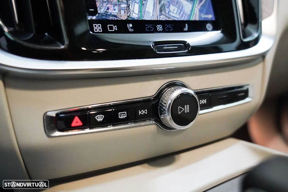 Volvo V60 Cross Country 2.0 B4 Geartronic - 17