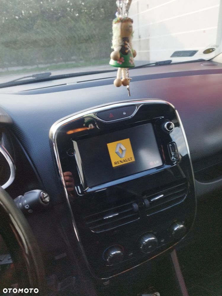 Renault Clio 1.2 16V 75 Experience - 11