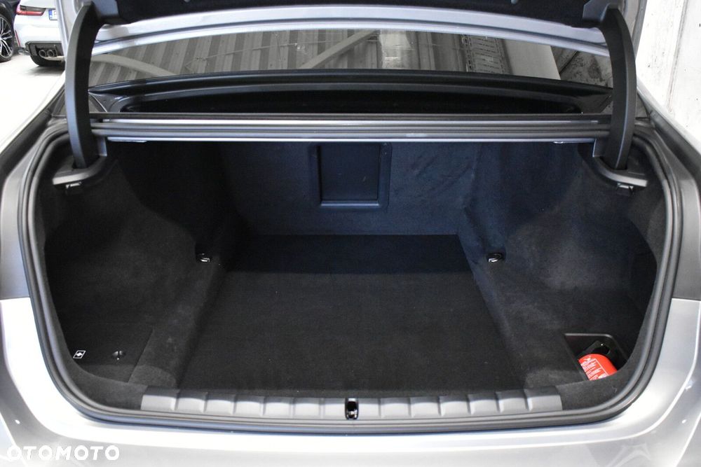 BMW Seria 7 - 27