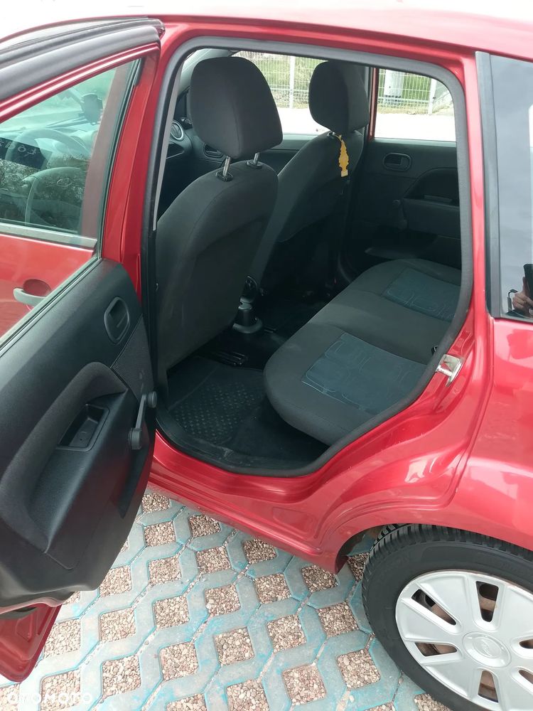 Ford Fiesta - 11