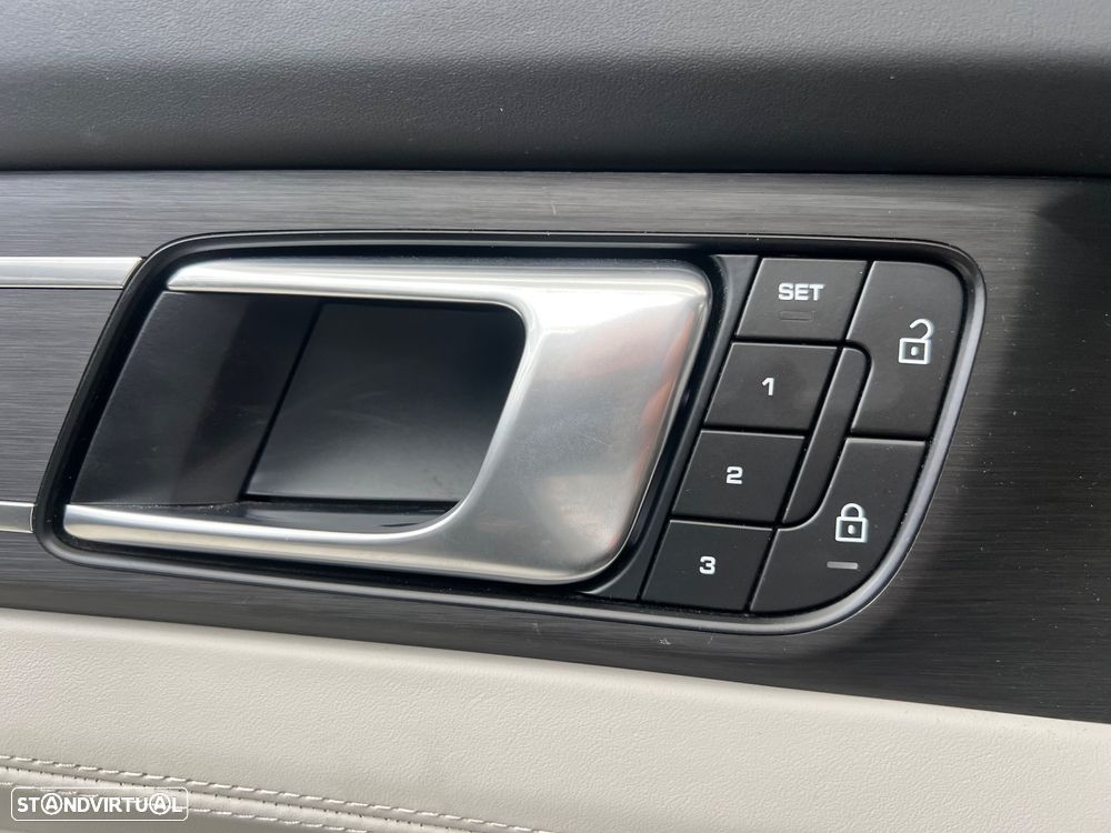 Porsche Panamera 4 E-Hybrid Platinum Edition - 41