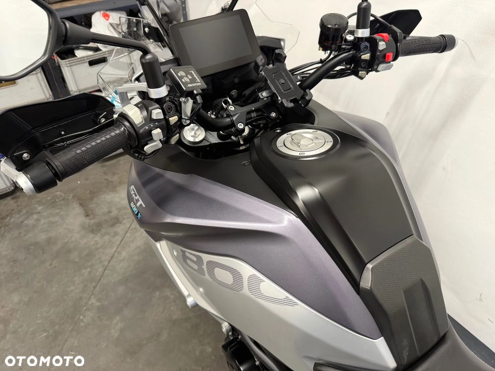 QJMOTOR SRT 800SX - 23