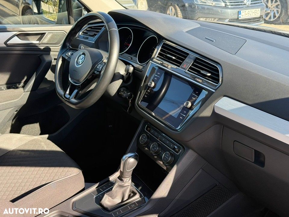 Volkswagen Tiguan - 13
