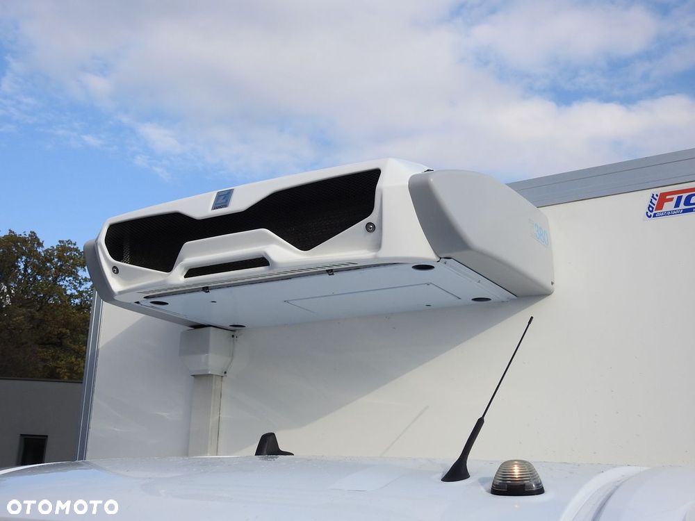 Ford TRANSIT CHŁODNIA KONTENER -10*C ZASILANIE 230V TEMPOMAT KLIMATYZACJA LEDY PNEUMATYKA BLIŹNIACZE KOŁA  130KM - 24