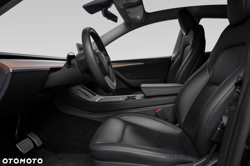 Tesla Model Y Performance Dual Motor AWD - 18