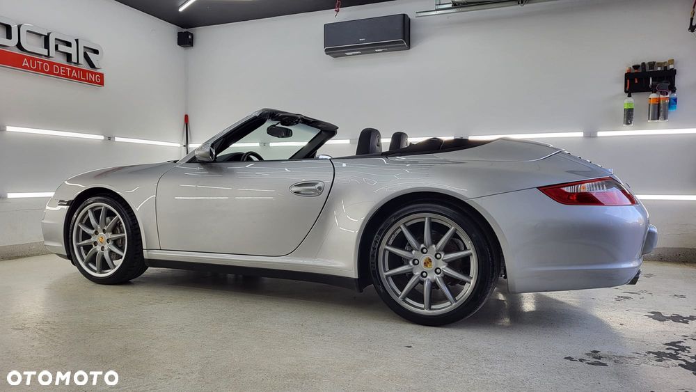 Porsche 911 Carrera 4 - 7
