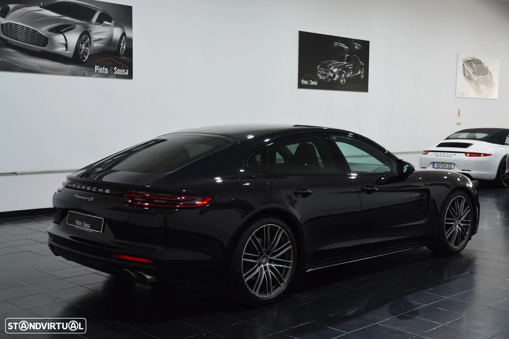 Porsche Panamera 4 S - 12