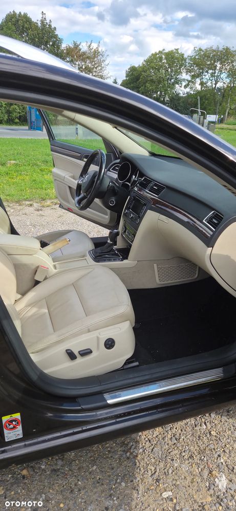 Skoda Superb 2.0 TDI 4x4 Elegance Outdoor DSG - 16