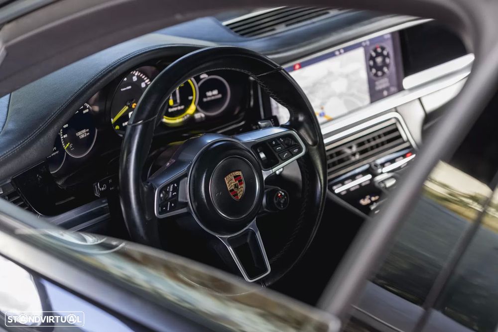 Porsche Panamera 4 E-Hybrid - 16