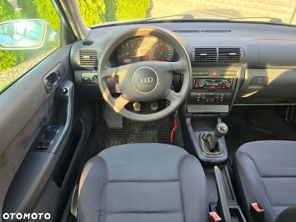 Audi A3 Sportback 1.6 Ambiente - 18