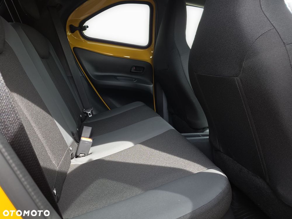 Toyota Aygo X Hybrid 1.5 Style e-CVT - 10