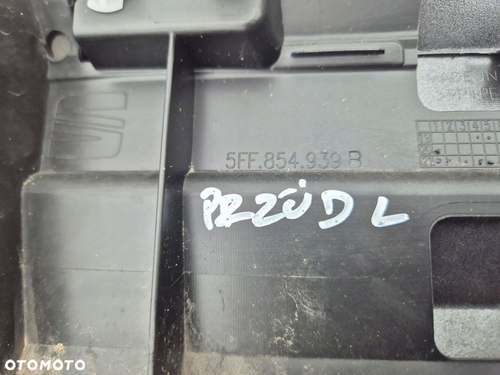 Cupra Formentor listwa drzwi przednich lewych. OEM - 8