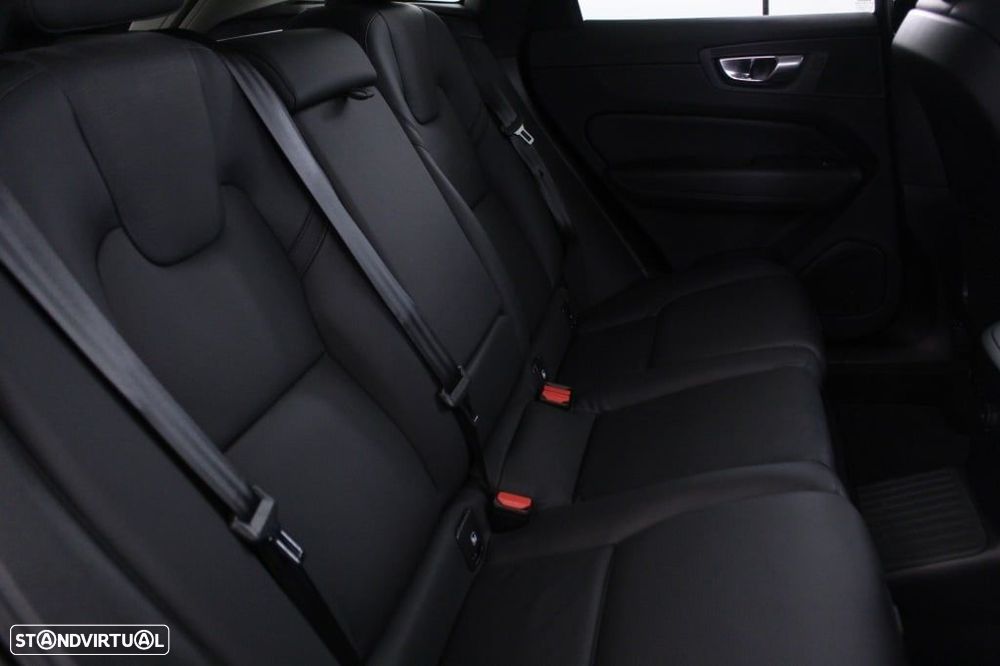 Volvo XC 60 2.0 T6 PHEV Plus Dark AWD - 15